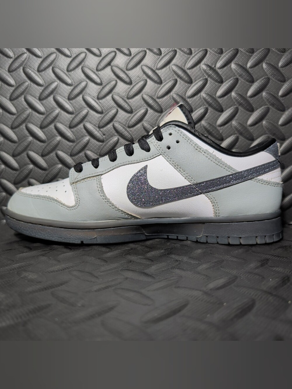 Nike Dunk Low LX Glitter swoosh 'White Light Smoke Grey' size 10 HQ3462-191 - Picture 2 of 12